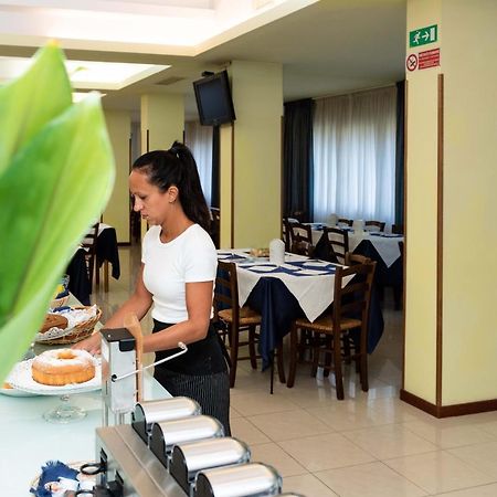 Hotel Gabbiano Porto San Giorgio Esterno foto