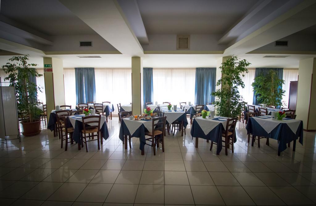 Hotel Gabbiano Porto San Giorgio Esterno foto