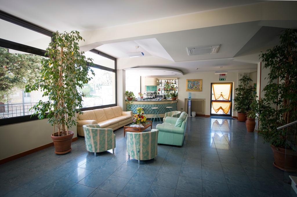 Hotel Gabbiano Porto San Giorgio Esterno foto