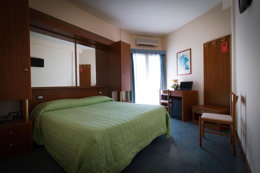 Hotel Gabbiano Porto San Giorgio Esterno foto