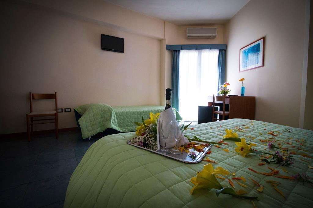 Hotel Gabbiano Porto San Giorgio Esterno foto