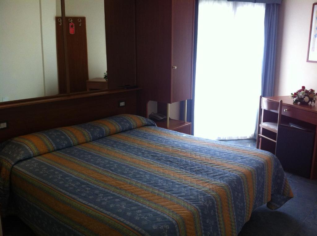 Hotel Gabbiano Porto San Giorgio Camera foto