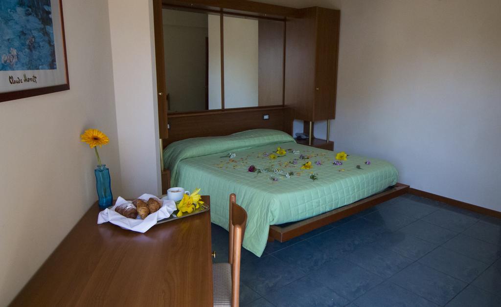 Hotel Gabbiano Porto San Giorgio Esterno foto