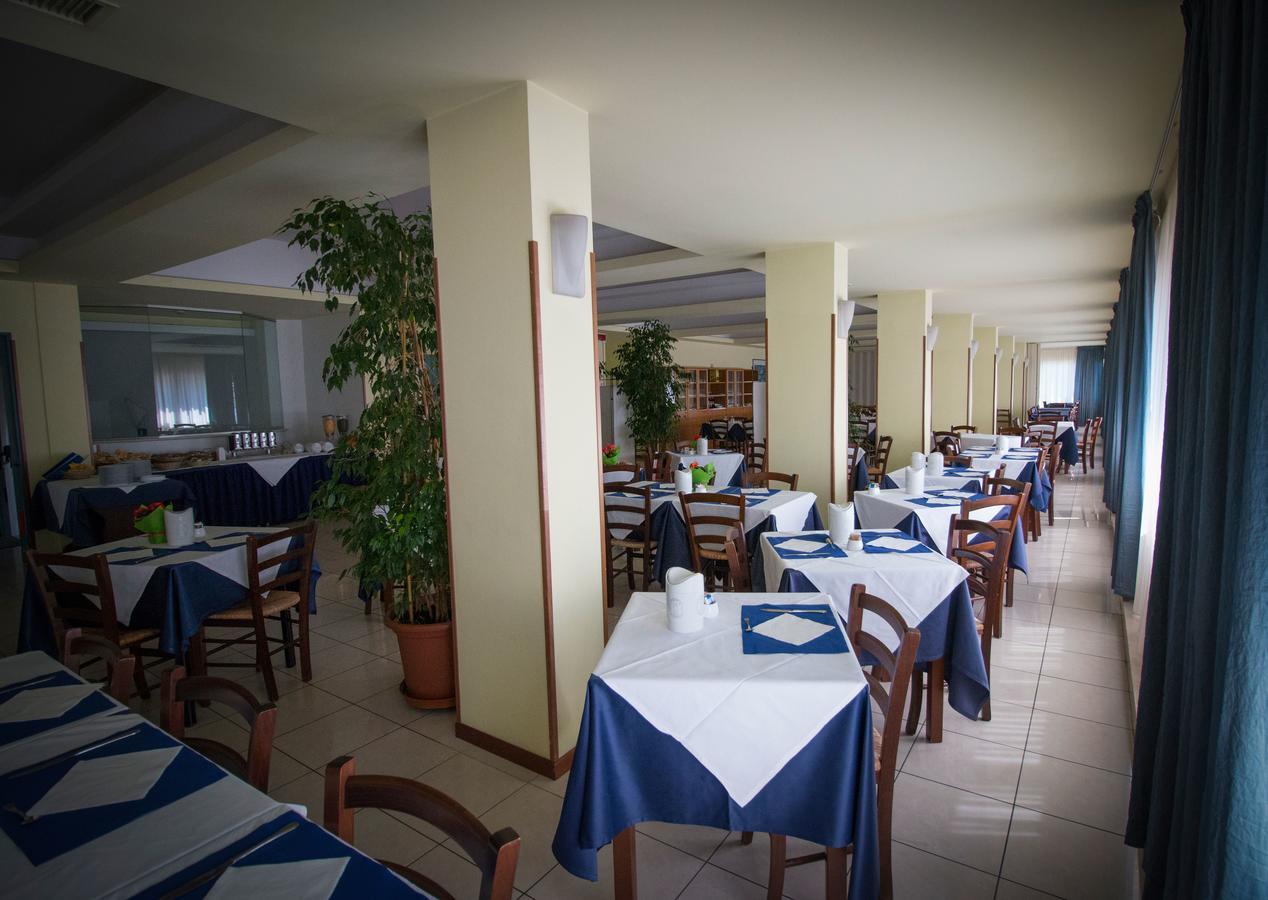 Hotel Gabbiano Porto San Giorgio Esterno foto