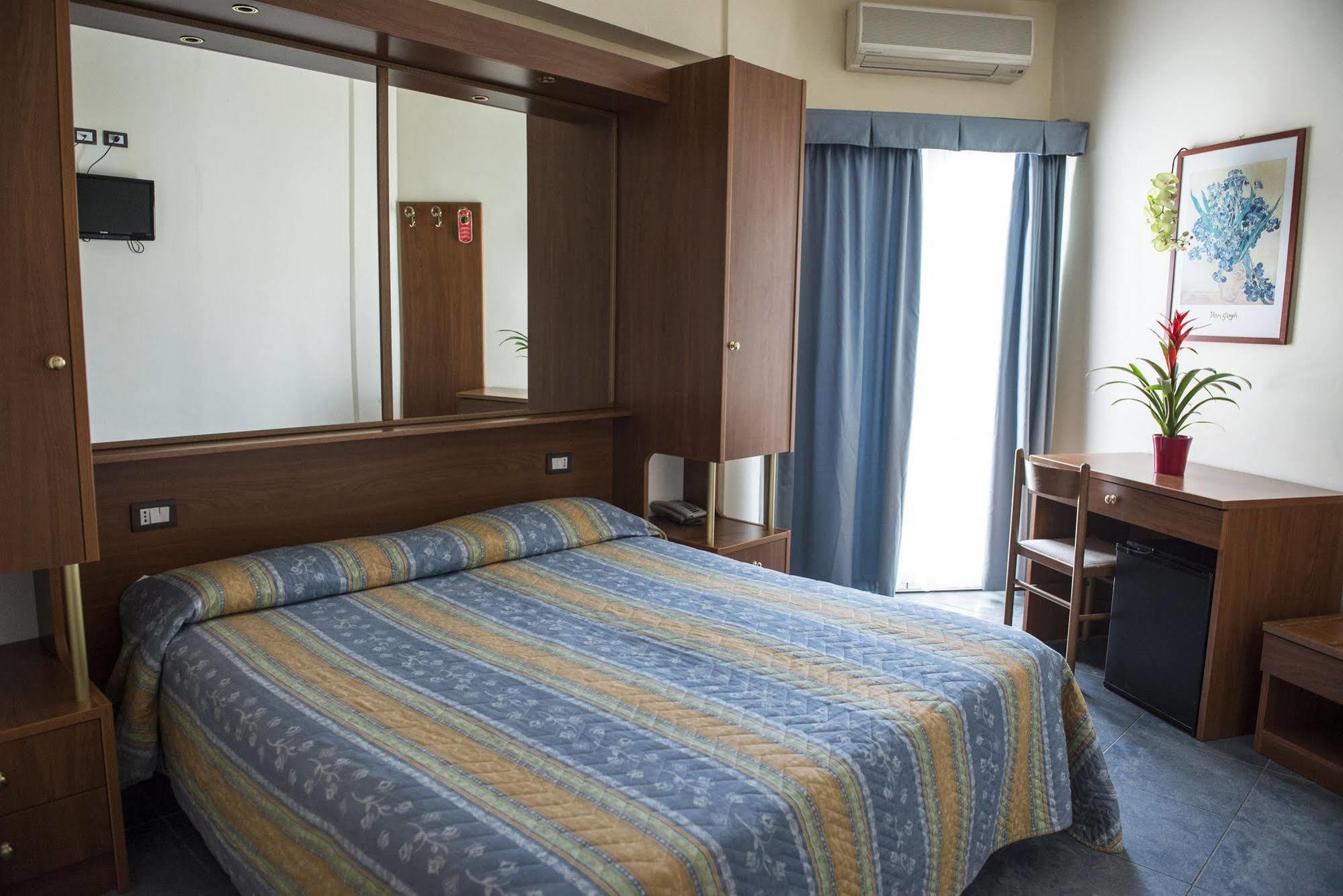 Hotel Gabbiano Porto San Giorgio Esterno foto