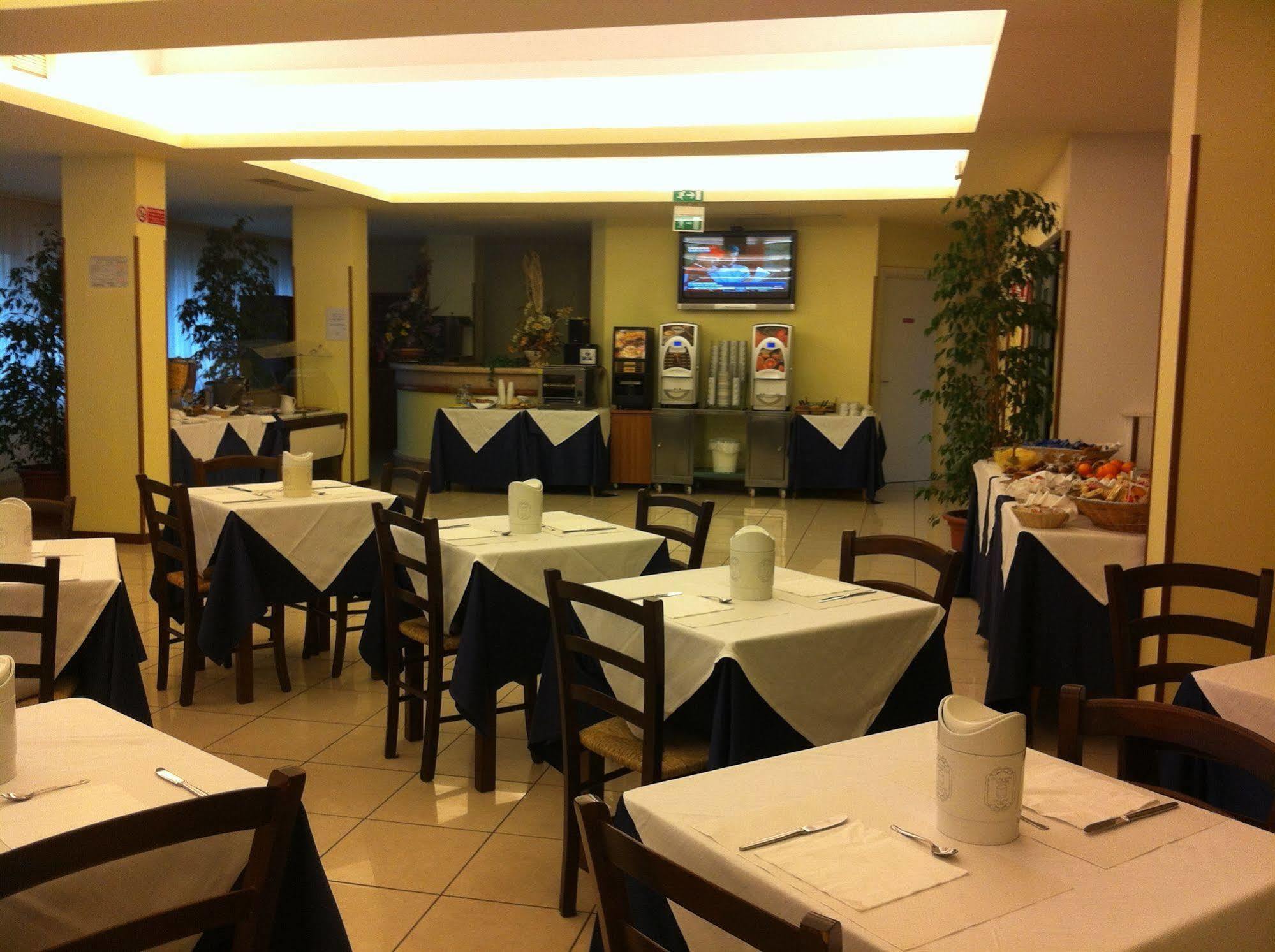 Hotel Gabbiano Porto San Giorgio Esterno foto