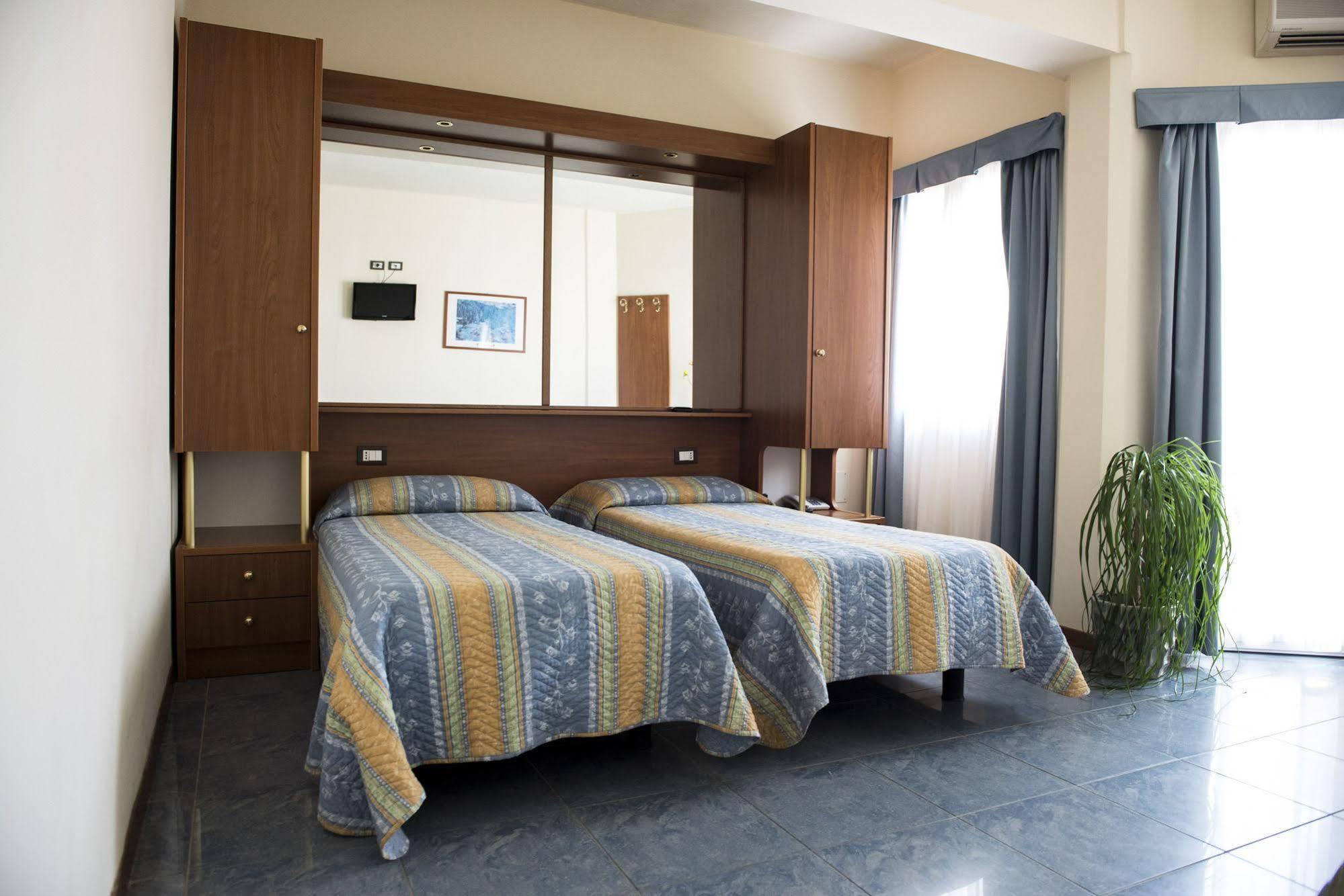 Hotel Gabbiano Porto San Giorgio Esterno foto