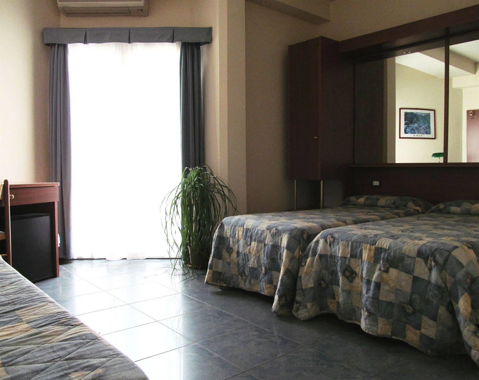 Hotel Gabbiano Porto San Giorgio Esterno foto
