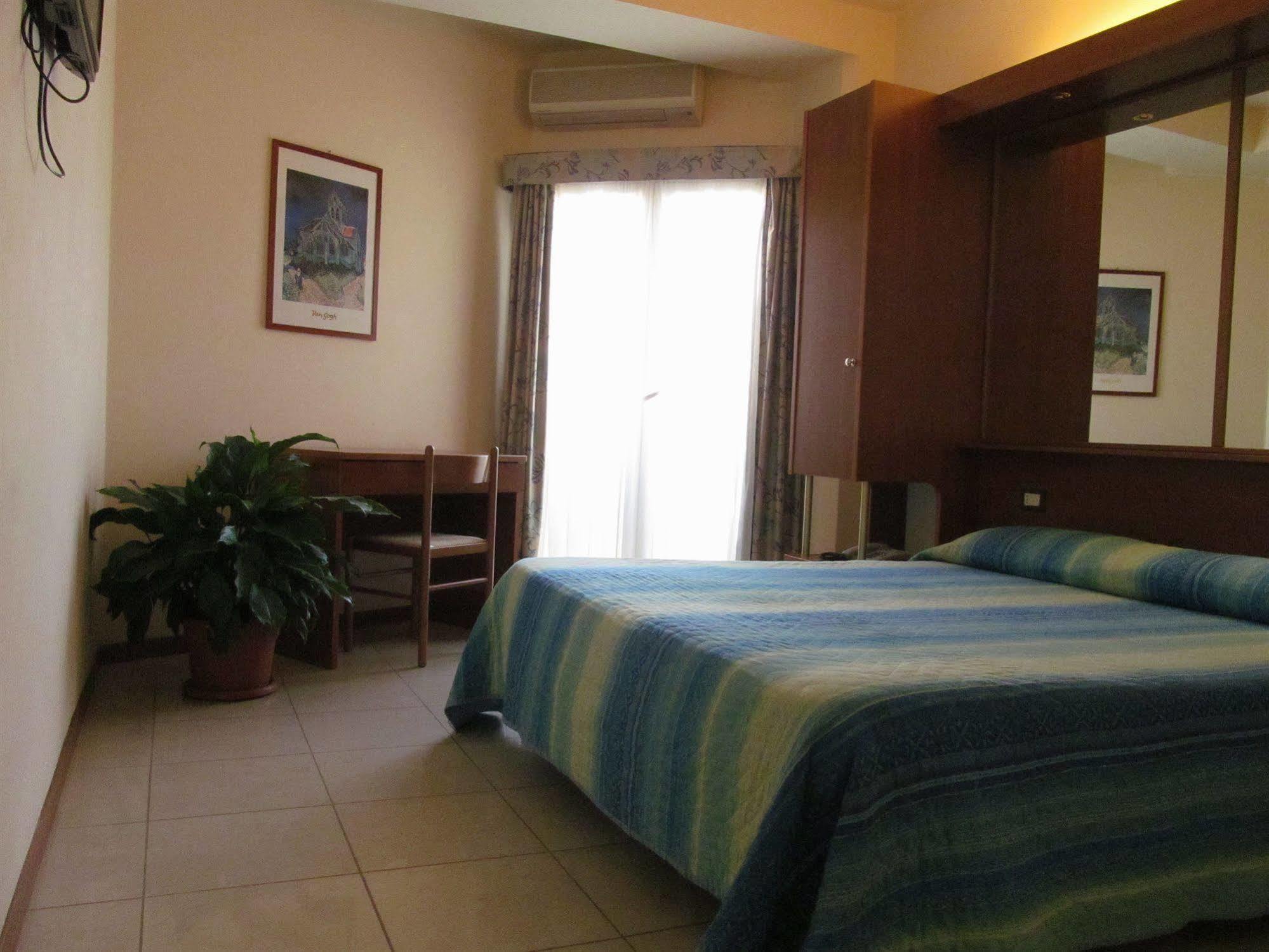 Hotel Gabbiano Porto San Giorgio Esterno foto