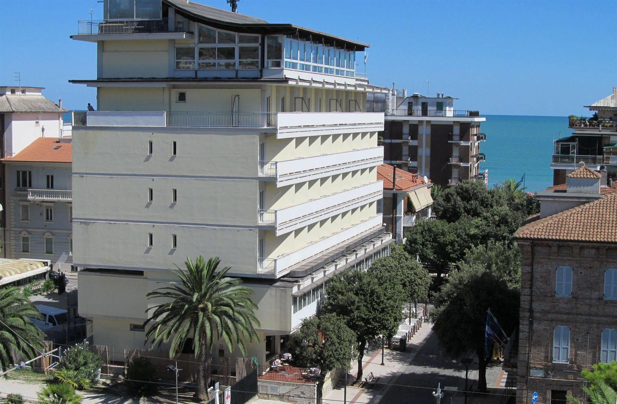 Hotel Gabbiano Porto San Giorgio Esterno foto